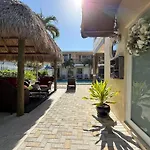 Beach Aqualina Apartments